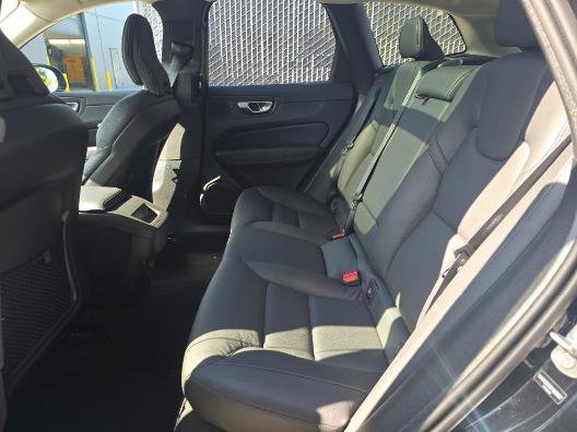 Used 2025 Volvo XC60 B5 Plus image 12