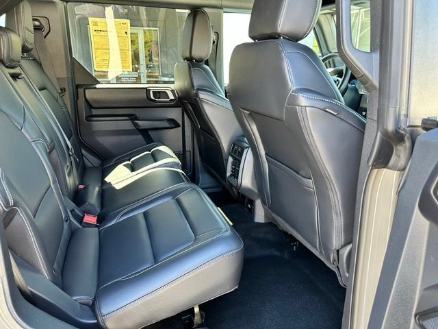 Certified 2025 Ford Bronco Outer Banks w/ Sasquatch Package AWD/4WD image 38