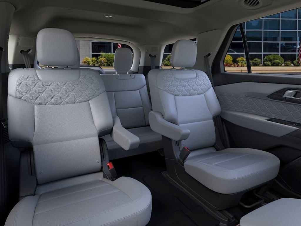 Certified 2026 Ford Explorer Platinum w/ LUX Leather Package AWD/4WD image 12