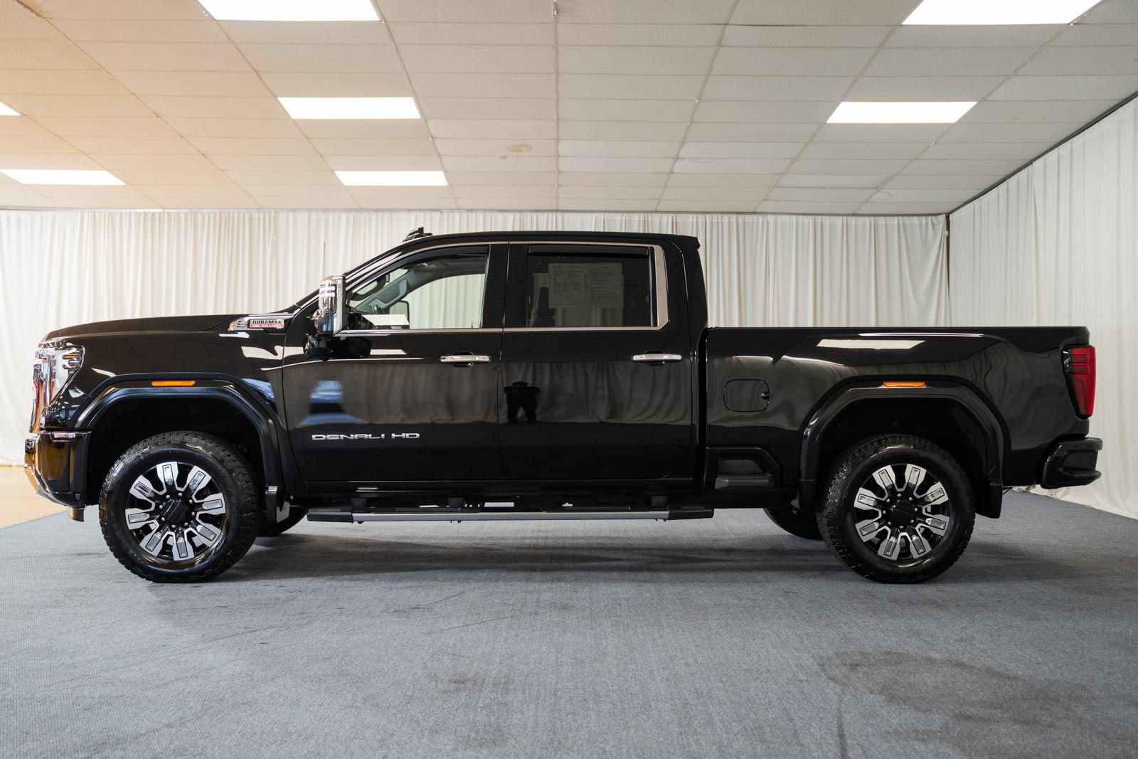 Used 2024 GMC Sierra 2500 Denali AWD/4WD image 4