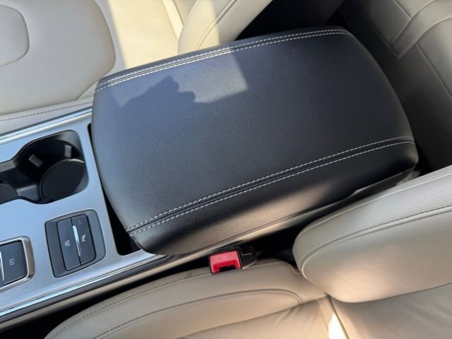 Certified 2022 Ford Edge Titanium AWD/4WD image 17