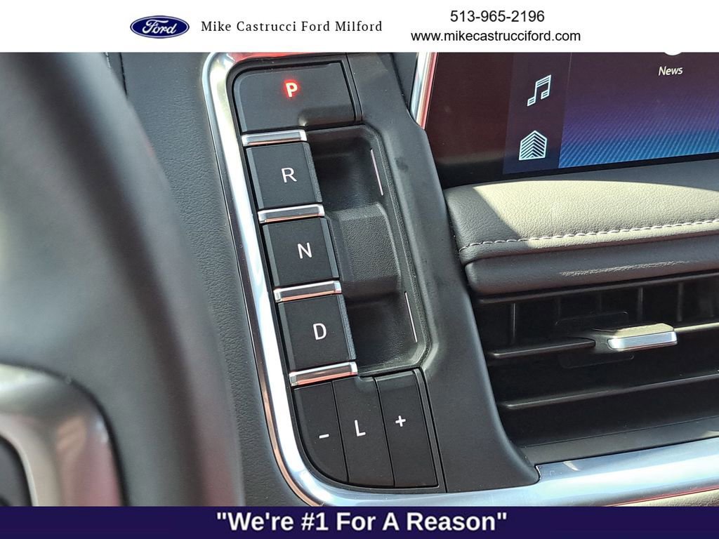 Used 2024 Chevrolet Tahoe Z71 w/ Luxury Package image 17