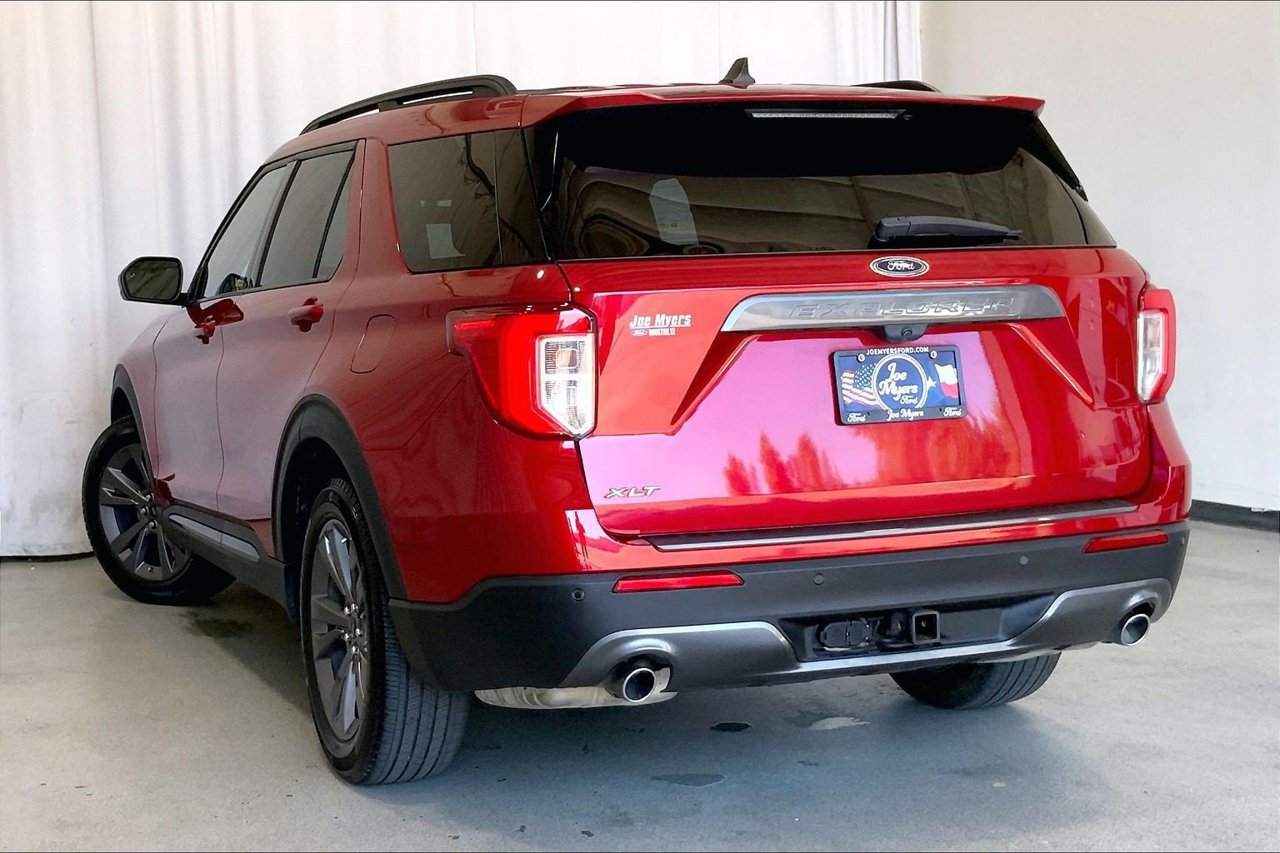 Certified 2023 Ford Explorer XLT w/ Equipment Group 202A RWD image 10