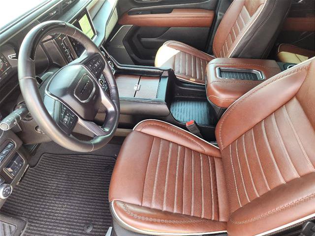 Used 2024 GMC Yukon XL Denali Ultimate AWD/4WD image 13