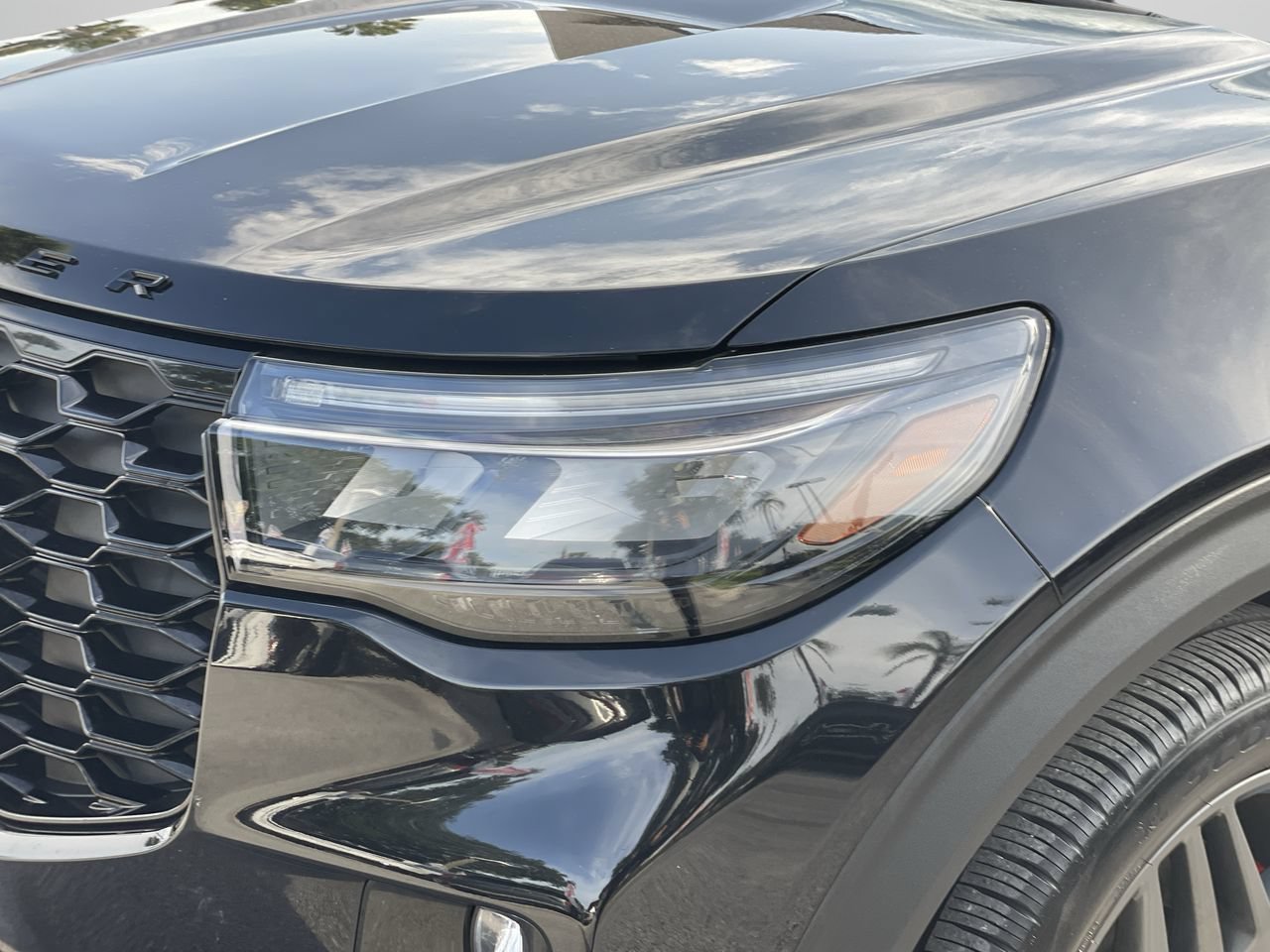 Certified 2025 Ford Explorer ST-Line w/ Premium Package RWD image 6