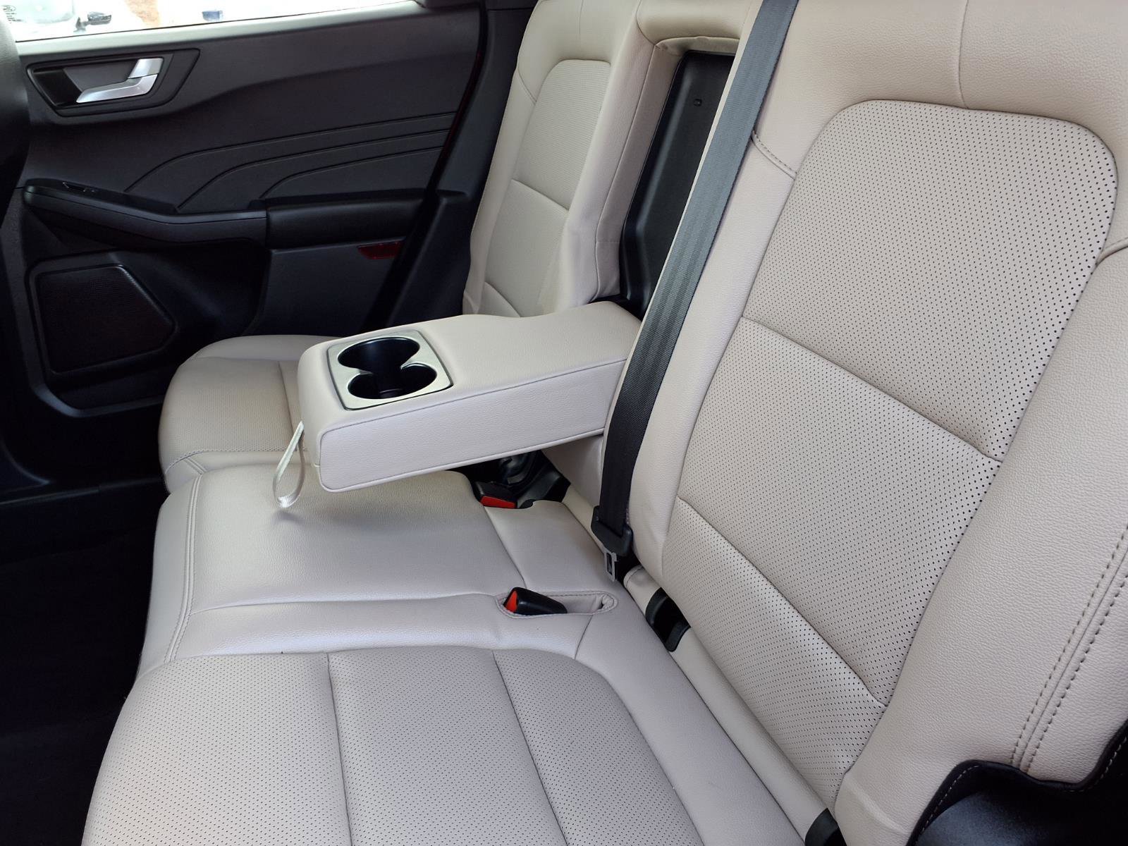 Certified 2022 Ford Escape SEL image 10