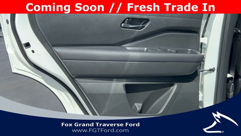 Used 2024 Nissan Pathfinder SV image 32