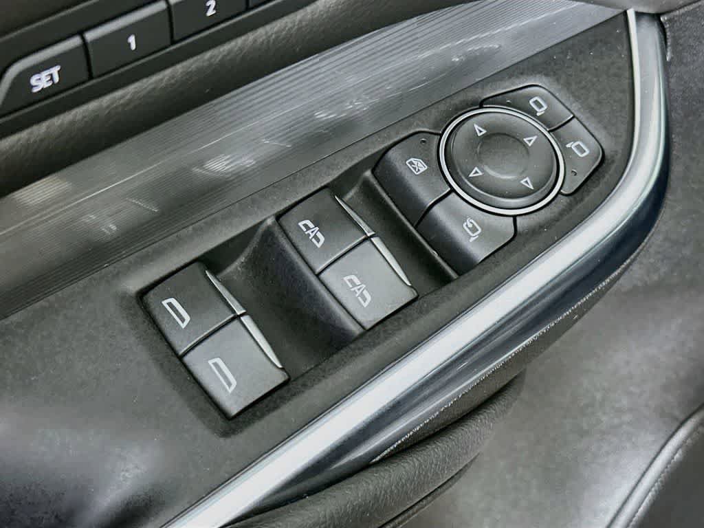 Used 2025 Cadillac XT4 Premium Luxury FWD image 28