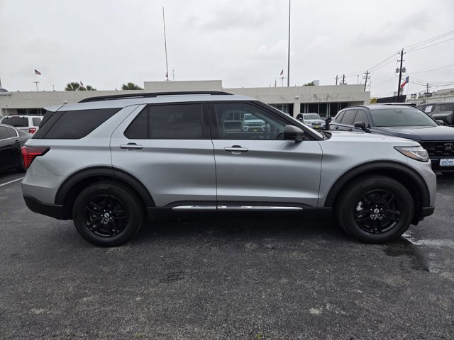Certified 2025 Ford Explorer Active RWD image 4