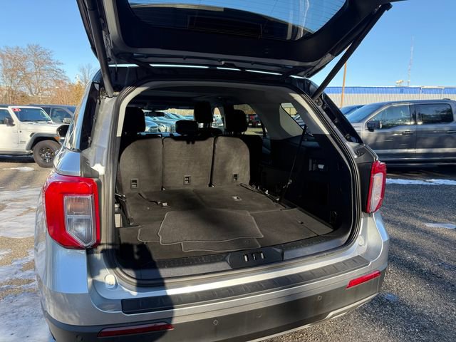 Certified 2022 Ford Explorer XLT w/ Equipment Group 202A image 11
