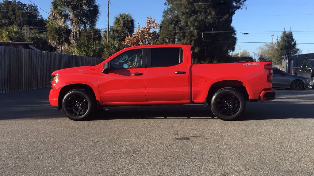 Used 2022 Chevrolet Silverado 1500 Custom image 2