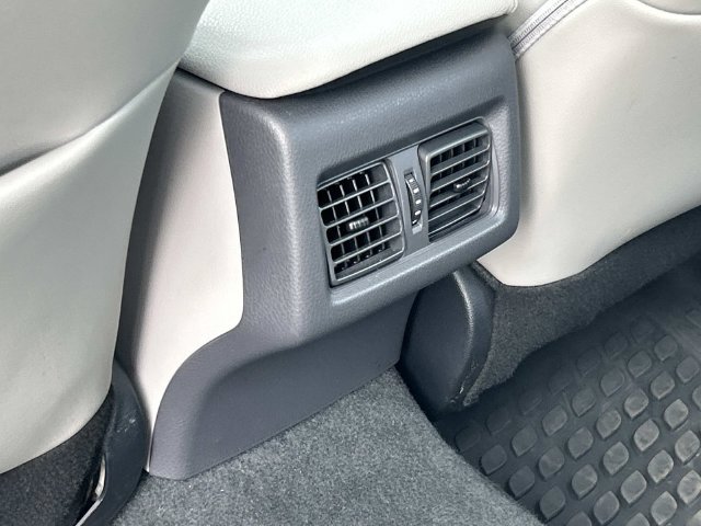 Used 2023 Toyota Camry XLE w/ Navigation Package FWD image 20
