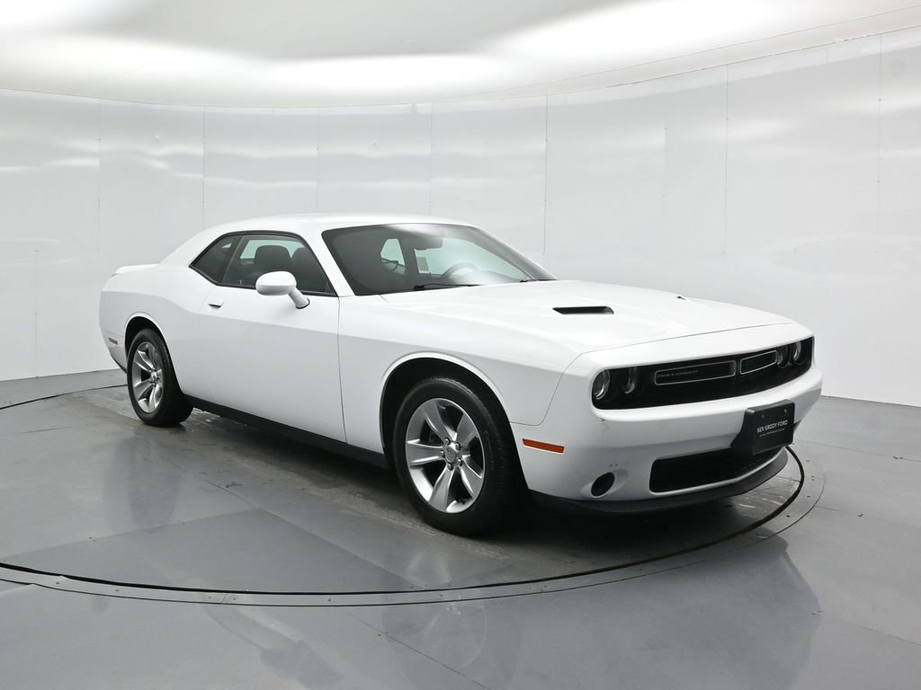 Used 2020 Dodge Challenger SXT image 6