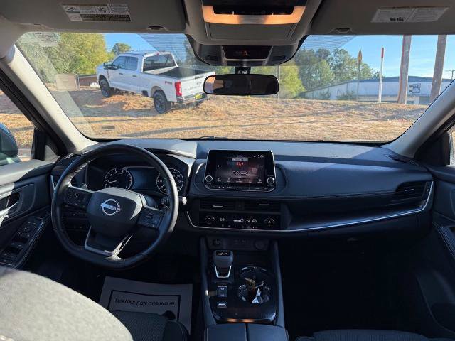 Used 2025 Nissan Rogue SV FWD image 9