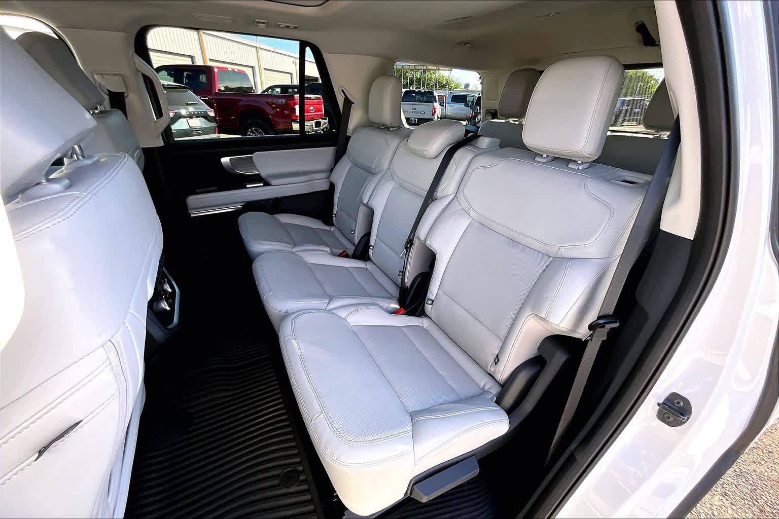 Certified 2025 Ford Expedition Platinum AWD/4WD image 21
