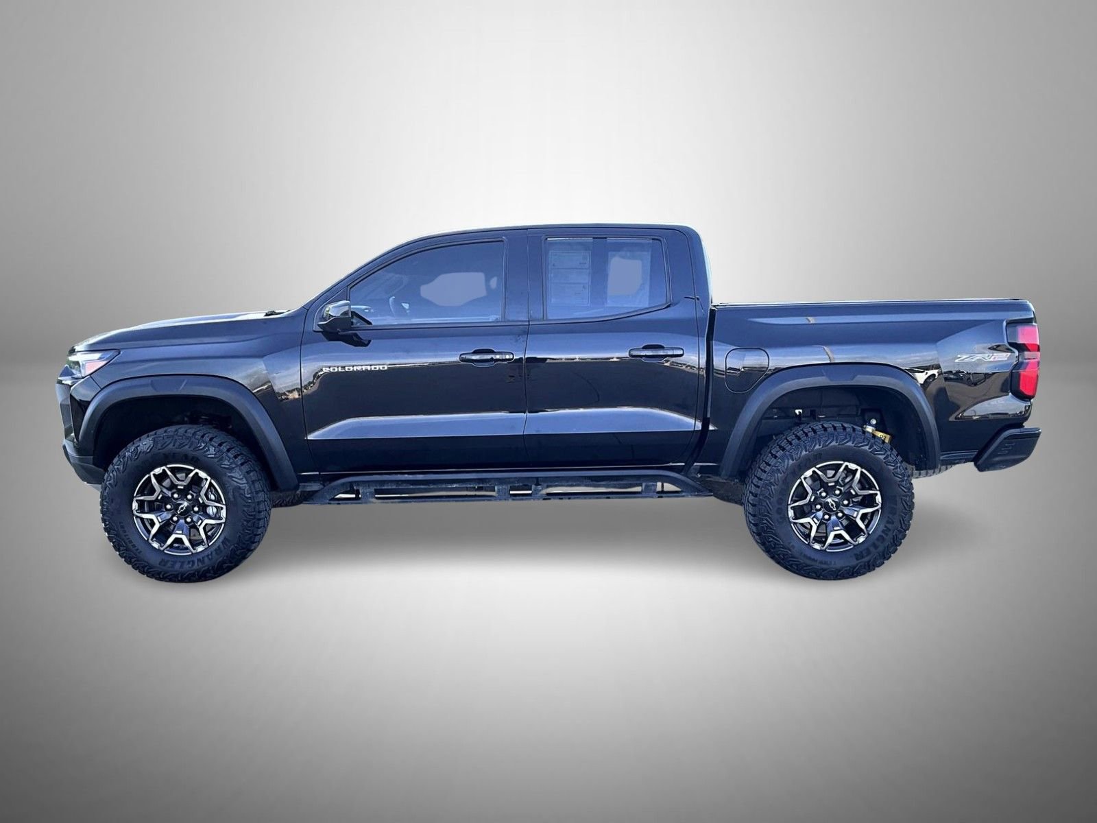 Used 2024 Chevrolet Colorado ZR2 w/ Technology Package AWD/4WD image 8