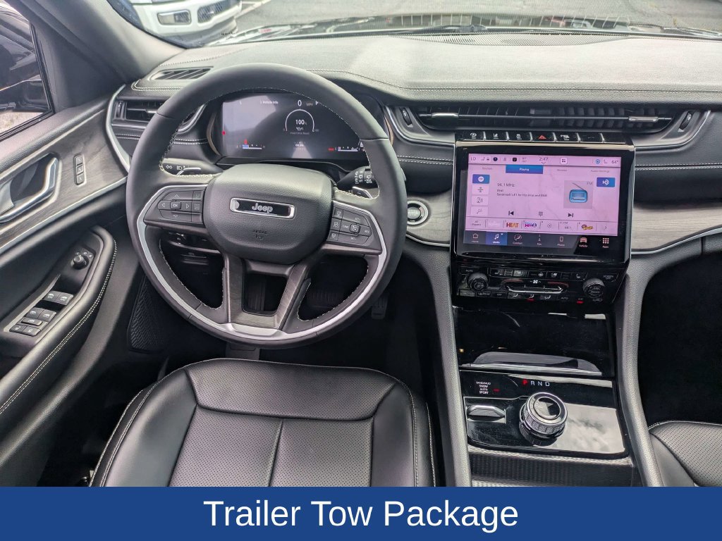 Used 2025 Jeep Grand Cherokee Limited w/ Luxury Tech Group II AWD/4WD image 22