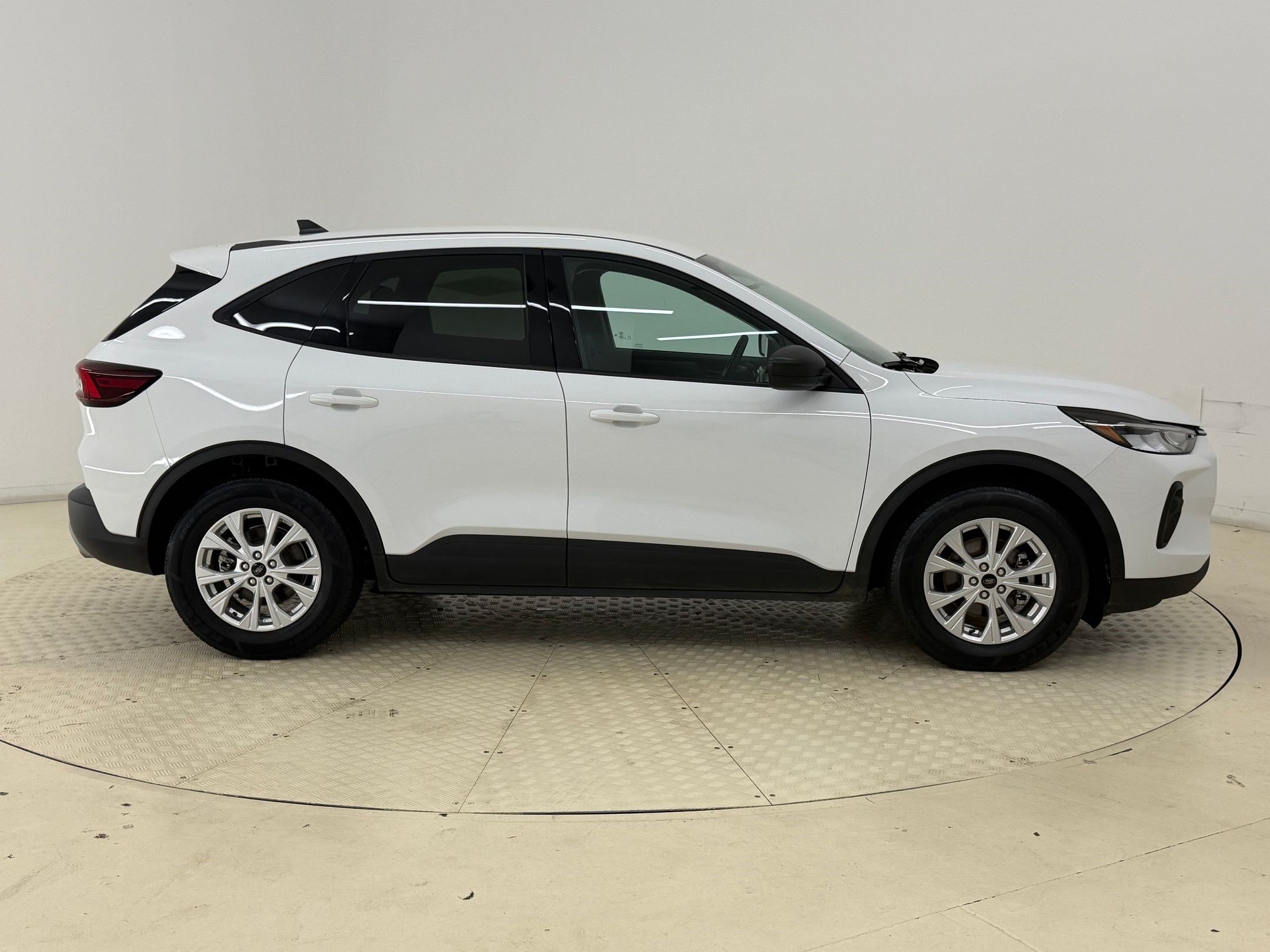 Certified 2025 Ford Escape Active FWD image 8