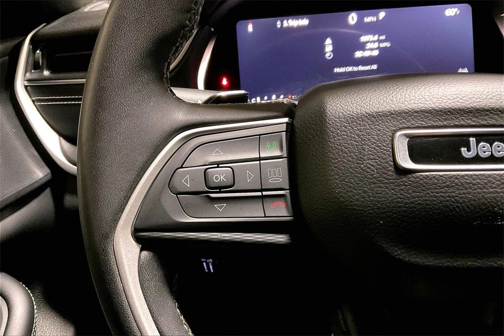 Used 2023 Jeep Grand Cherokee Altitude image 17