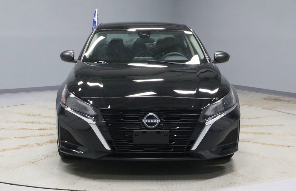 Used 2025 Nissan Altima 2.5 SV image 8