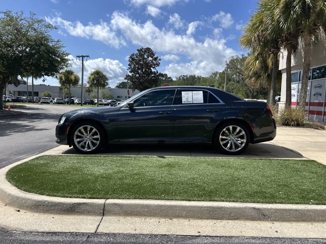 Used 2019 Chrysler 300 Touring L w/ Quick Order Package 22F RWD image 9