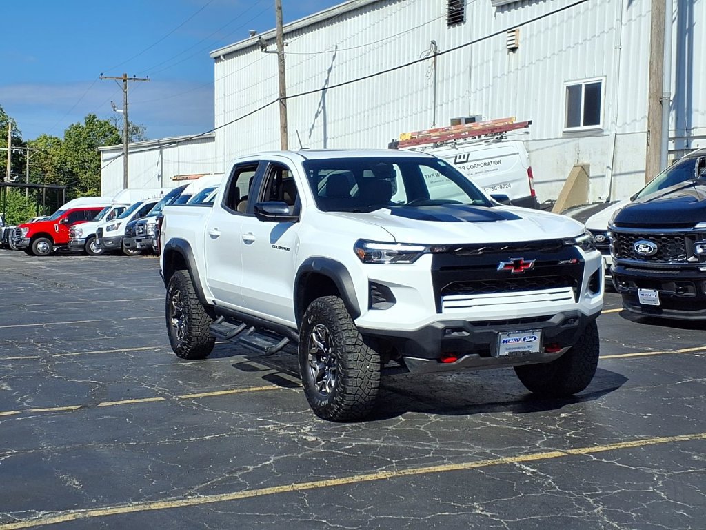 Used 2025 Chevrolet Colorado ZR2 w/ Technology Package