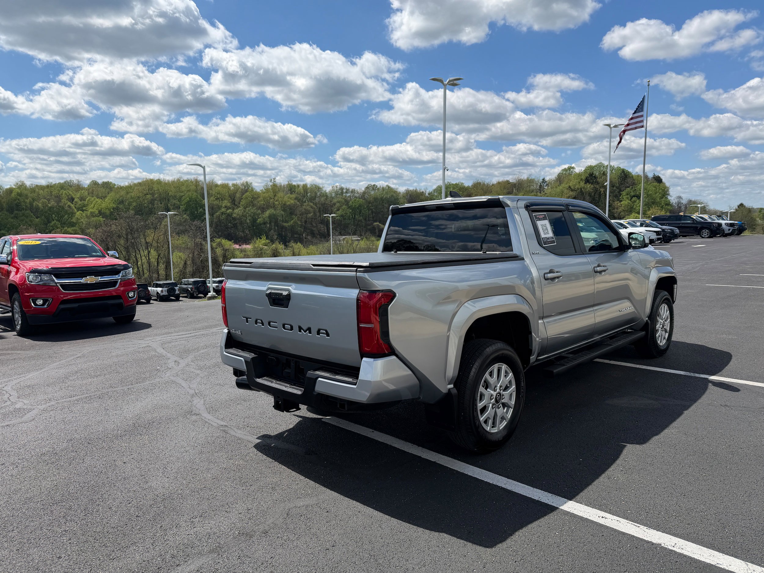 Used 2025 Toyota Tacoma SR5 AWD/4WD image 5