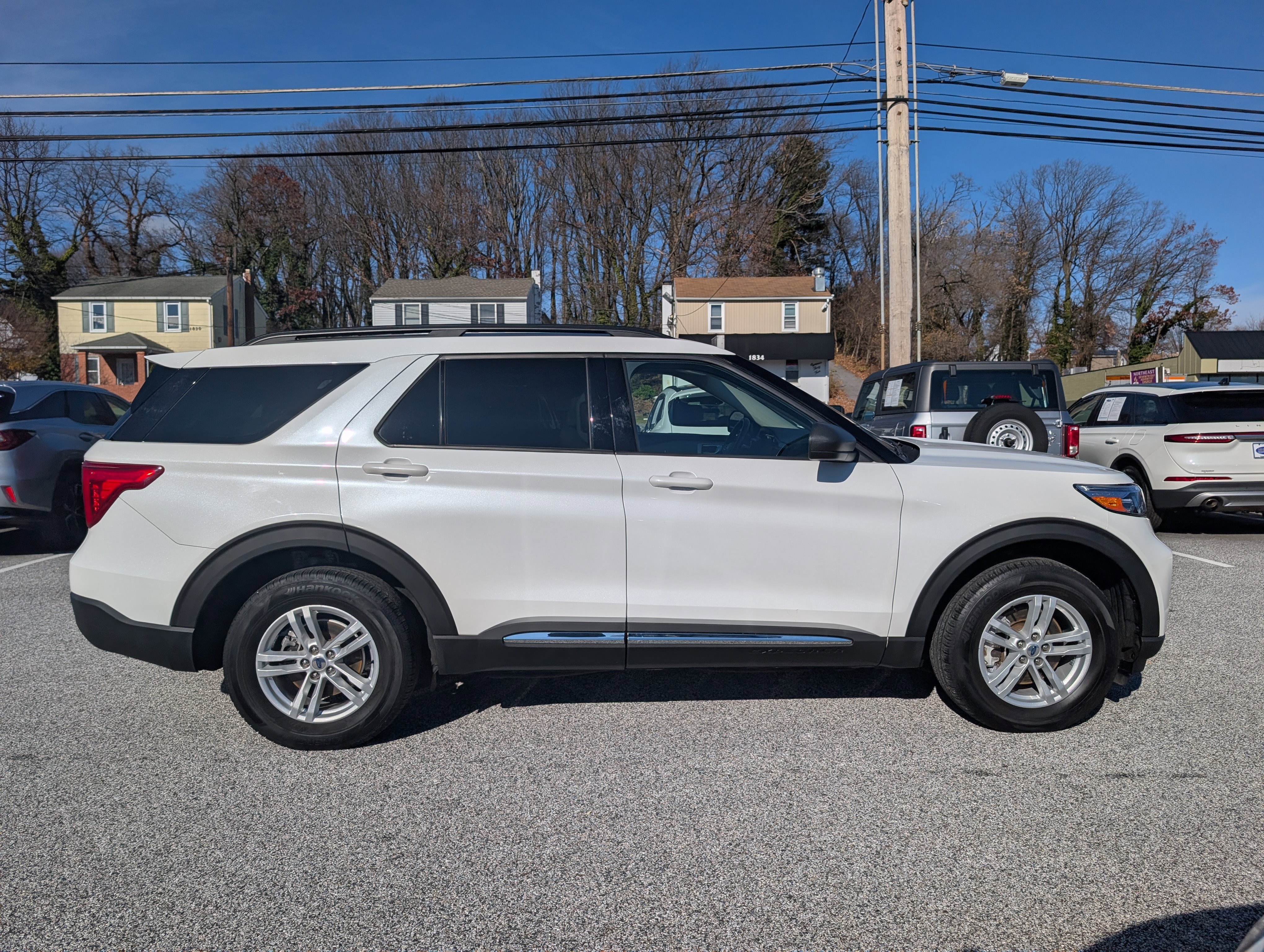 Certified 2022 Ford Explorer XLT w/ Equipment Group 202A image 8