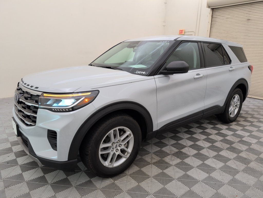 Certified 2026 Ford Explorer Active RWD image 8
