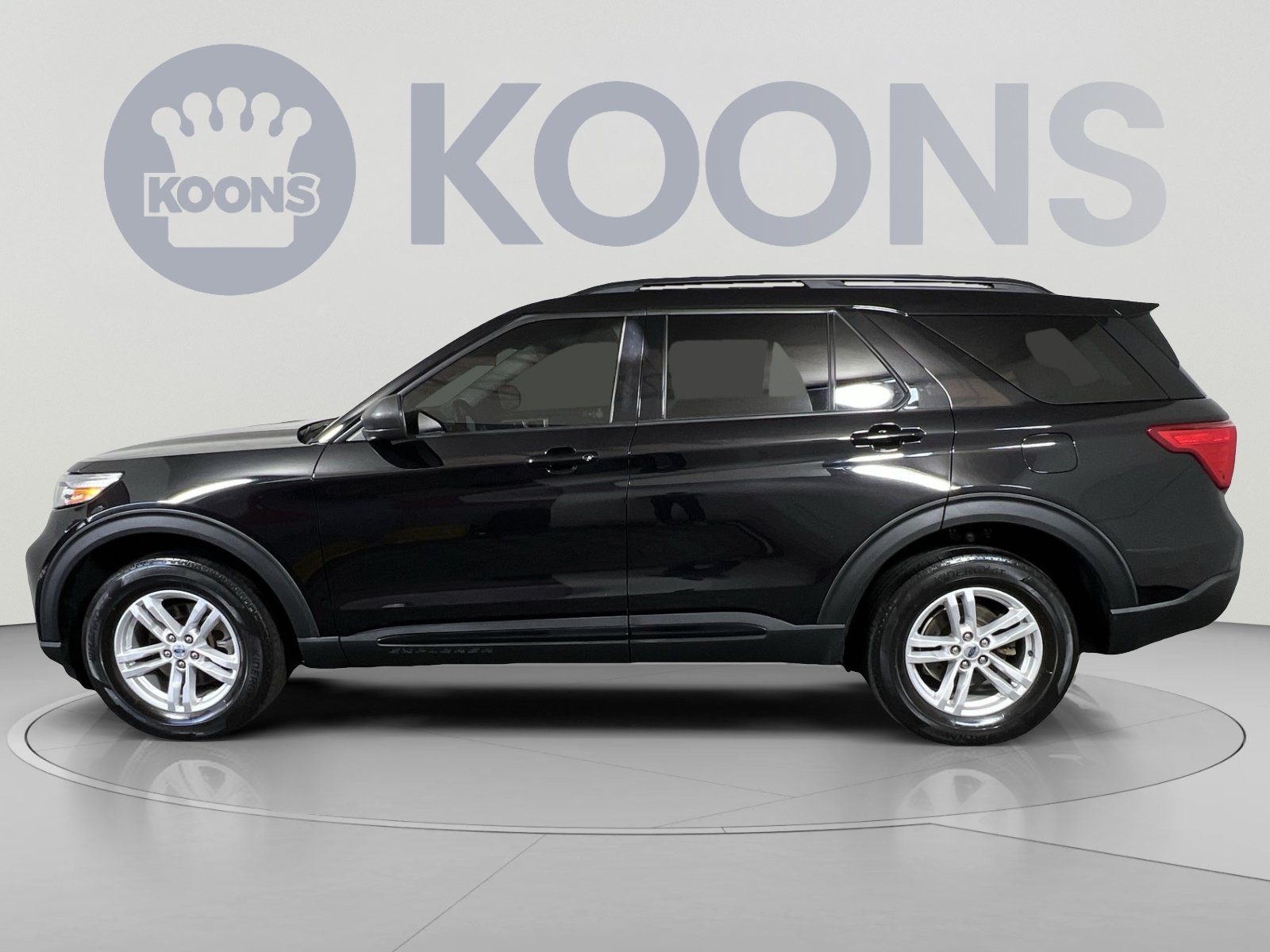 Certified 2022 Ford Explorer XLT w/ Equipment Group 202A AWD/4WD image 7