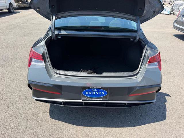 Used 2024 Hyundai Elantra SEL w/ Convenience Package FWD image 7