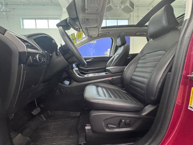 Certified 2024 Ford Edge SEL w/ Convenience Package AWD/4WD image 10