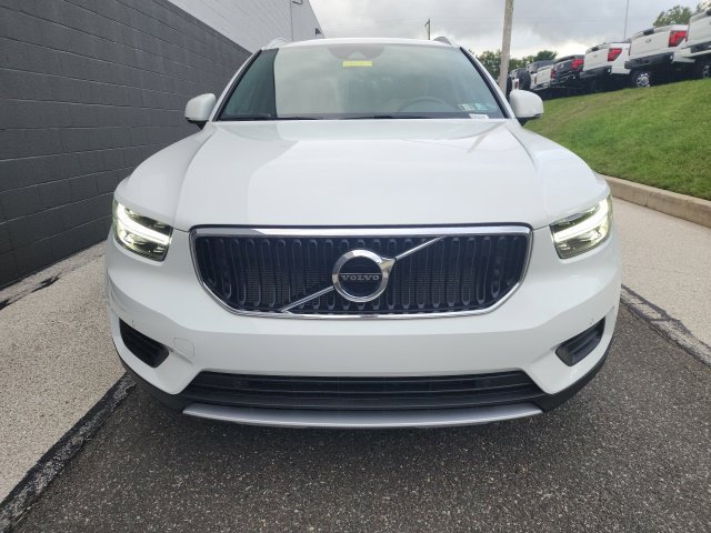 Used 2020 Volvo XC40 T5 Momentum w/ Protection Package AWD/4WD image 2