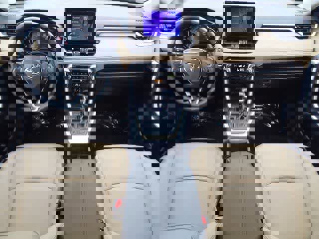 Used 2023 Toyota RAV4 XLE Premium image 13