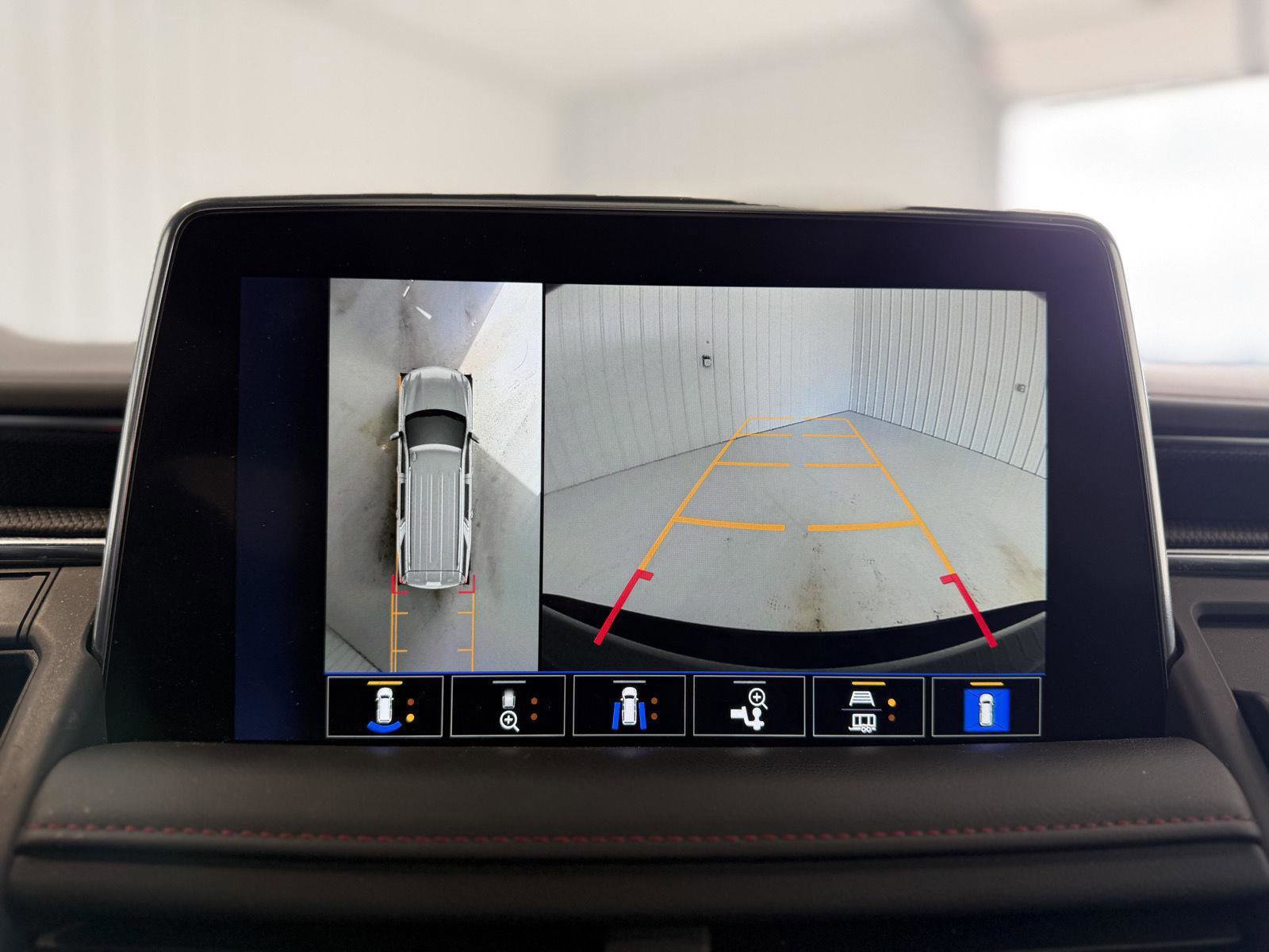 Used 2022 Chevrolet Tahoe RST w/ Luxury Package image 18