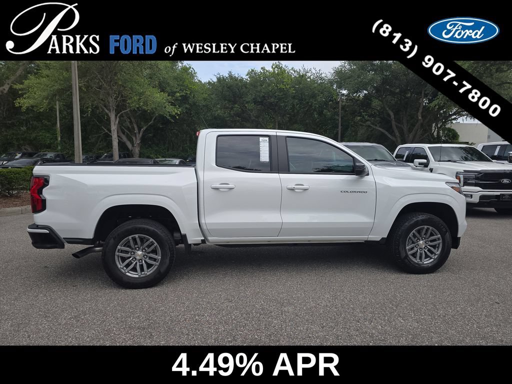 Used 2024 Chevrolet Colorado LT RWD image 4