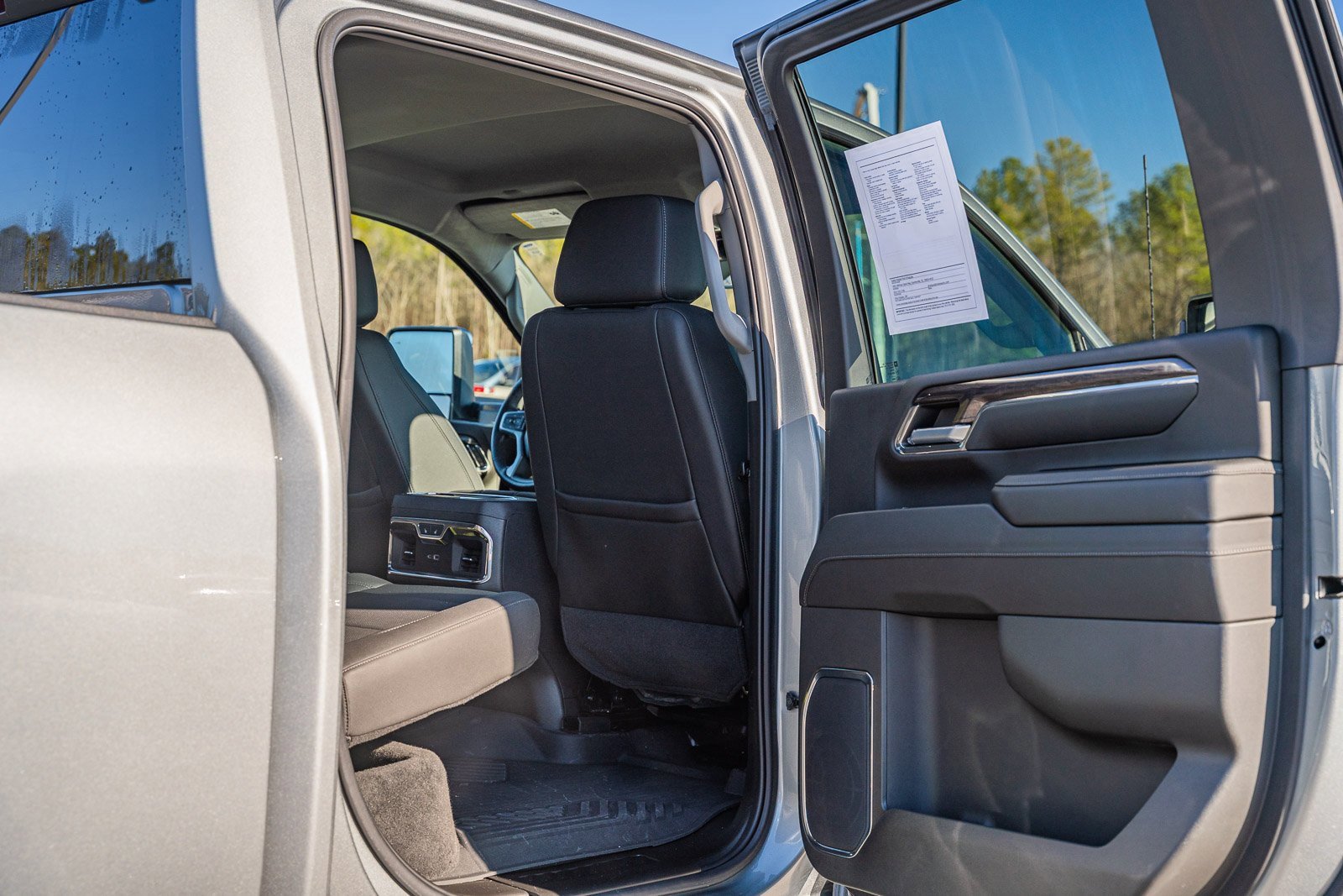 Used 2024 Chevrolet Silverado 2500 LTZ w/ LTZ Plus Package image 21