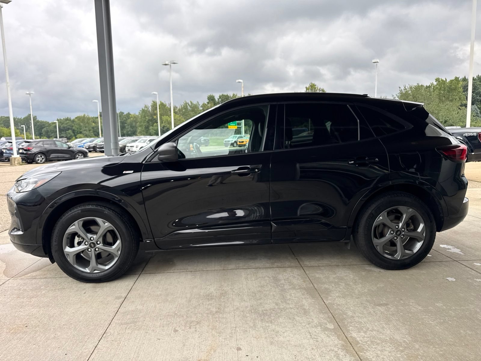 Certified 2024 Ford Escape ST-Line w/ Tech Pack #1 AWD/4WD image 4