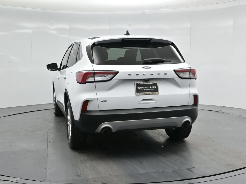 Certified 2022 Ford Escape SE image 16