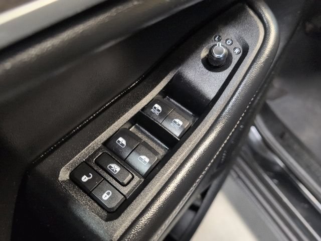 Used 2023 Jeep Grand Cherokee Limited AWD/4WD image 15