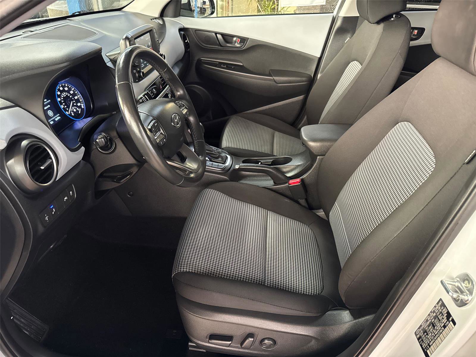 Used 2019 Hyundai Kona SEL w/ SEL Tech Package 02 image 25