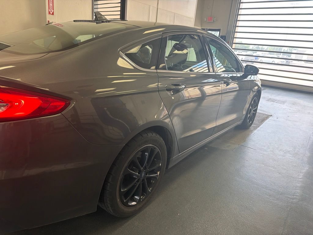 Certified 2020 Ford Fusion SE FWD image 9