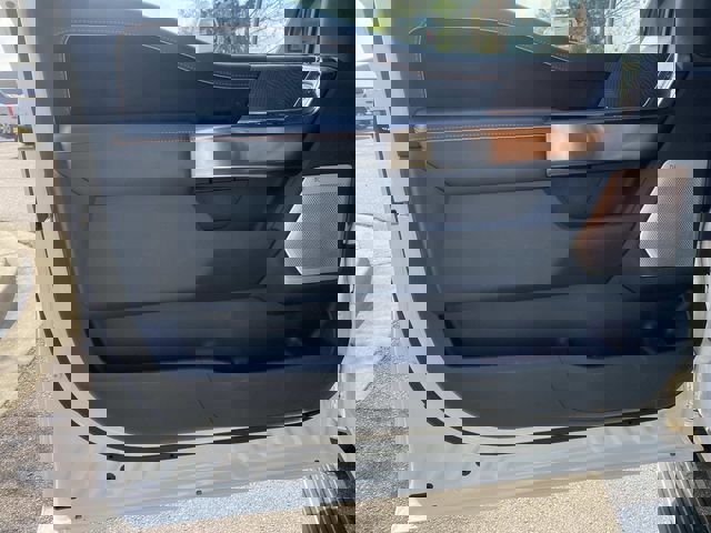 Certified 2021 Ford F150 Platinum w/ Equipment Group 701A High image 17