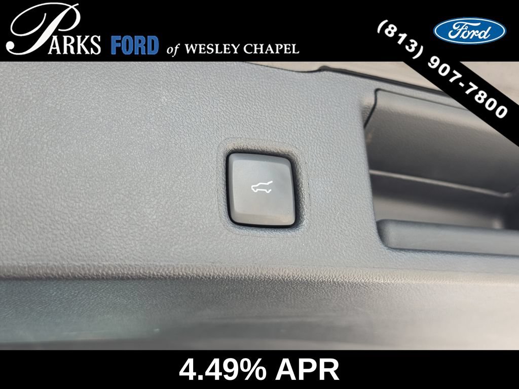 Certified 2022 Ford Escape SE w/ SE Sport Appearance Package FWD image 9