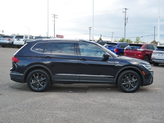 Used 2024 Volkswagen Tiguan SE AWD/4WD image 2