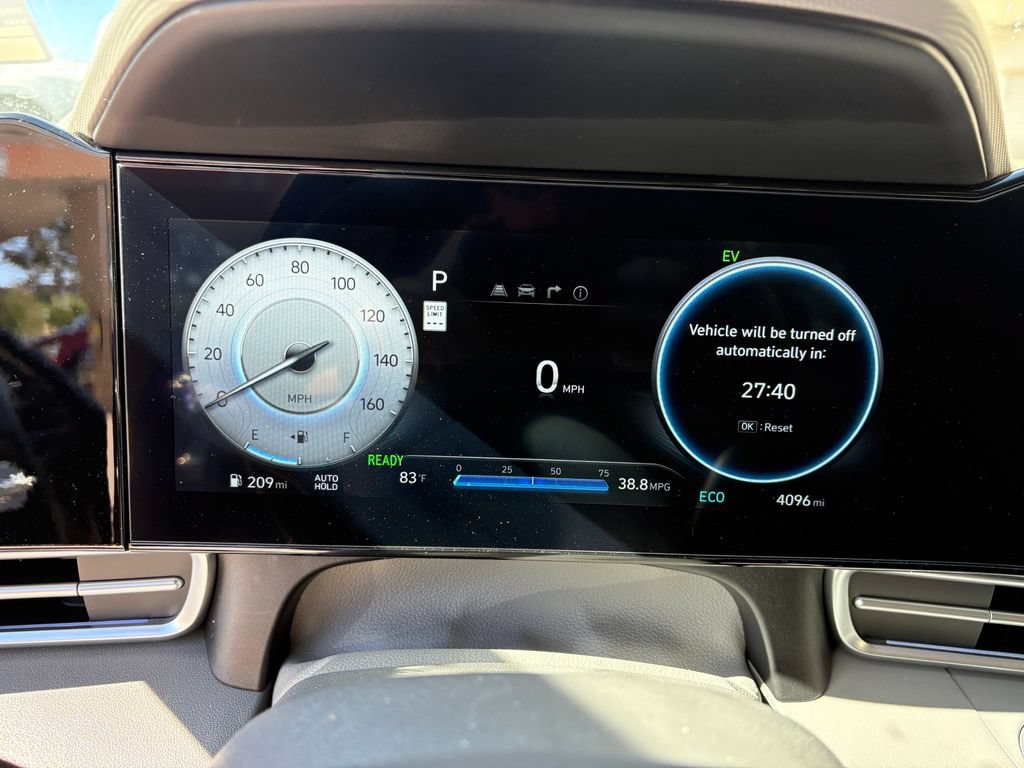 Used 2025 Hyundai Elantra SEL FWD image 20