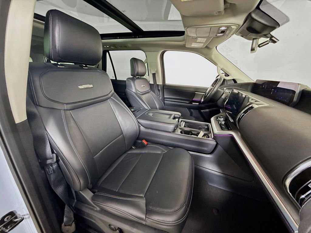 Certified 2025 Ford Expedition Max Platinum image 31