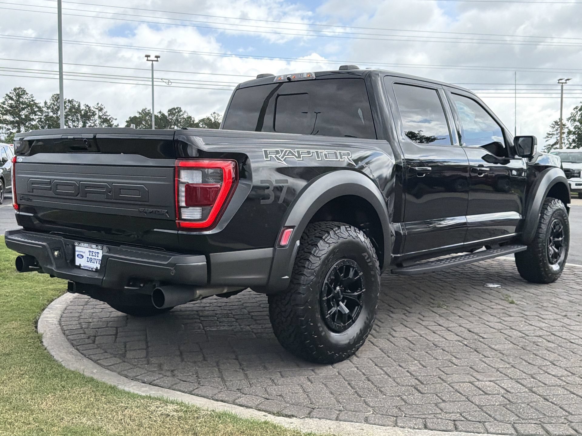 Certified 2023 Ford F150 Raptor w/ Raptor 37 Performance Package AWD/4WD image 36