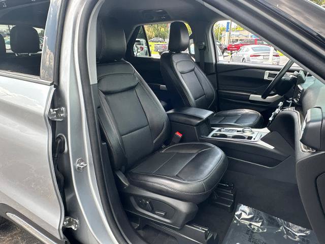Certified 2022 Ford Explorer Limited w/ Equipment Group 301A AWD/4WD image 36