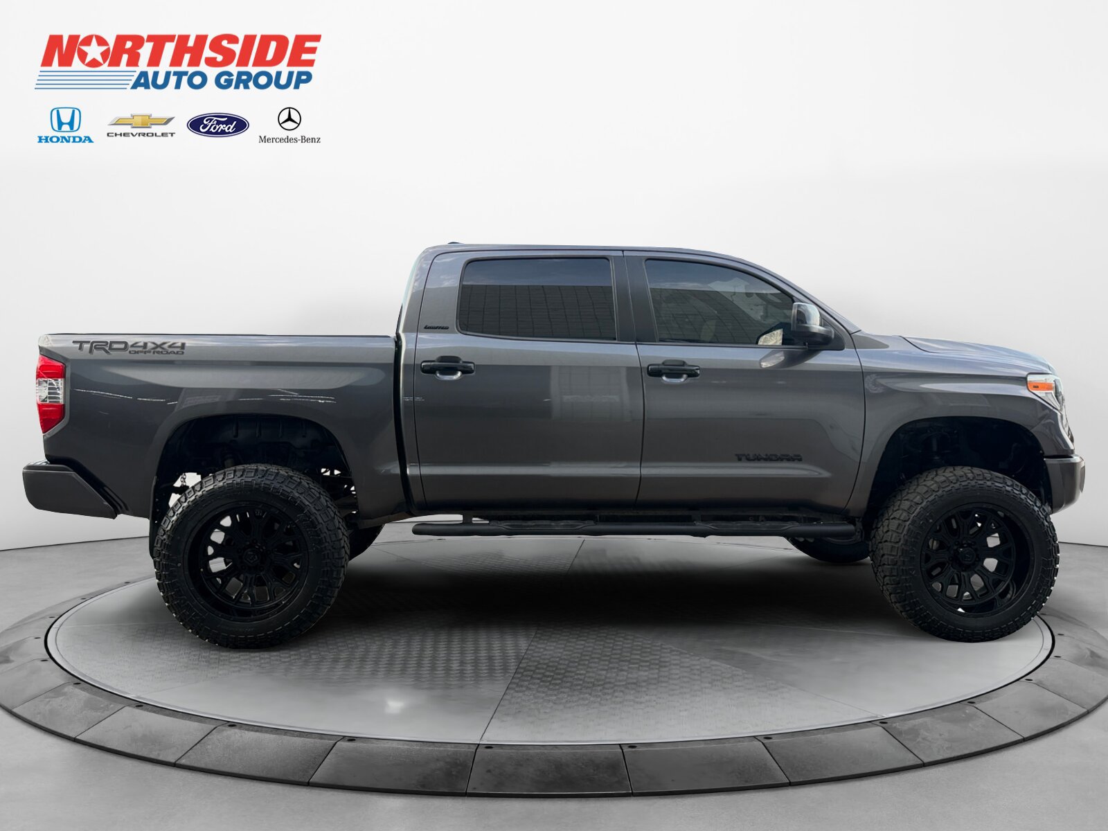 Used 2021 Toyota Tundra Limited w/ Nightshade Special Edition AWD/4WD image 8